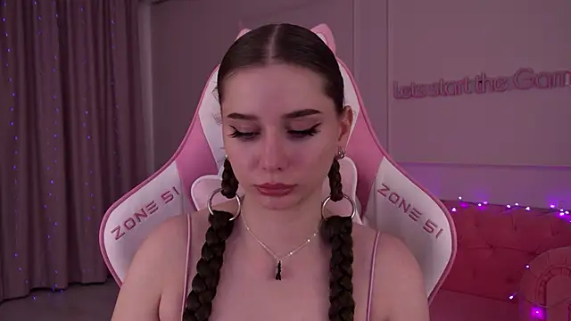 Snapshot of DianaVert chatting on 01.14.25 DianaVert online show from 01.14.25