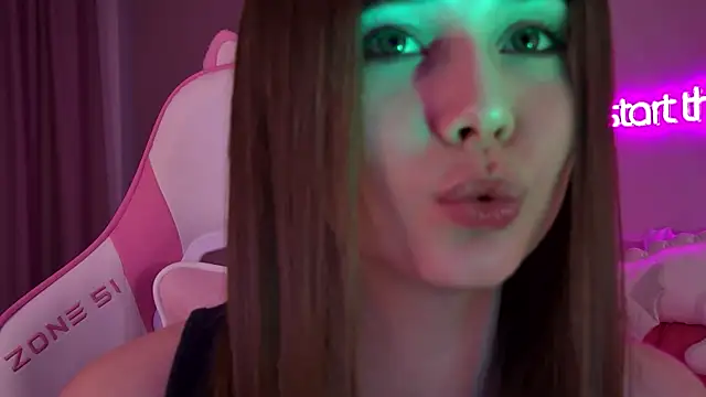 Snapshot of DianaVert chatting on 02.06.25 DianaVert online show from 02.06.25