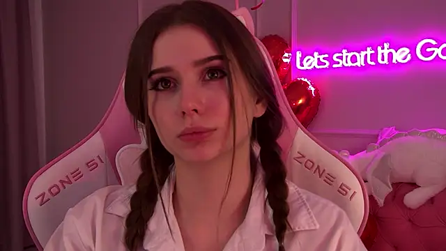 Snapshot of DianaVert chatting on 02.12.25 DianaVert online show from 02.12.25