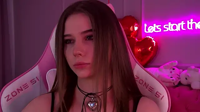 Snapshot of DianaVert chatting on 02.13.25 DianaVert online show from 02.13.25