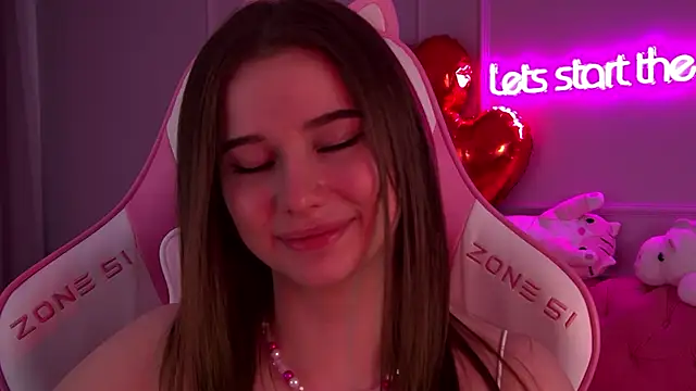 Snapshot of DianaVert chatting on 02.14.25 DianaVert online show from 02.14.25