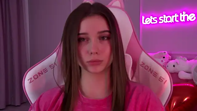 Snapshot of DianaVert chatting on 02.16.25 DianaVert online show from 02.16.25