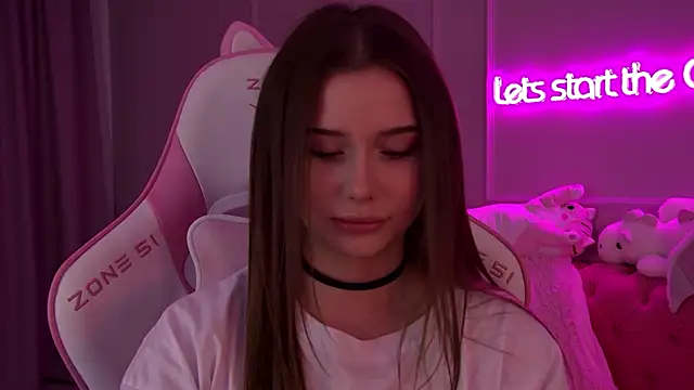 Snapshot of DianaVert chatting on 02.18.25 DianaVert online show from 02.18.25