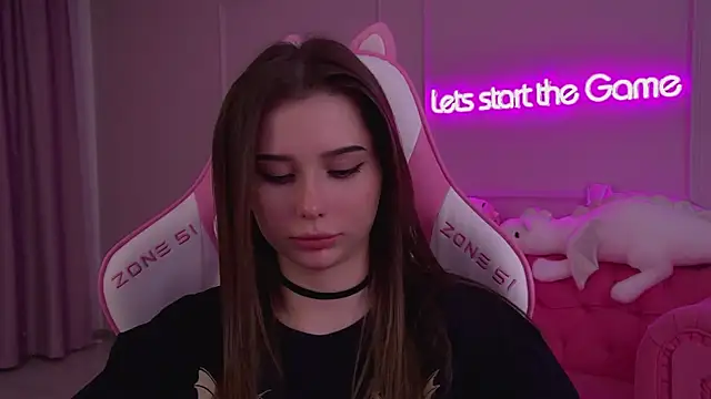 Snapshot of DianaVert chatting on 02.28.25 DianaVert online show from 02.28.25