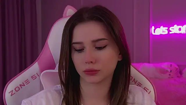 Snapshot of DianaVert chatting on 03.21.25 DianaVert online show from 03.21.25