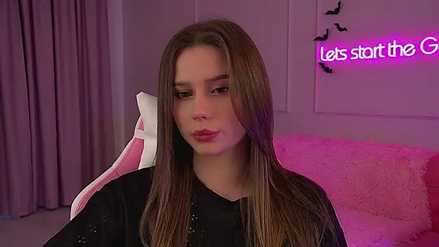 Snapshot of DianaVert chatting on 10.15.25 DianaVert online show from 10.15.25