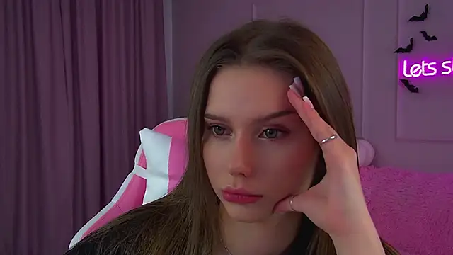 Snapshot of DianaVert chatting on 11.02.25 DianaVert online show from 11.02.25