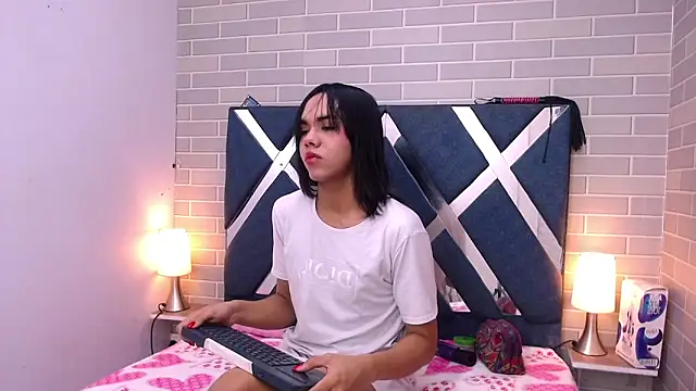 AndreaGil  online show from 12.24.24