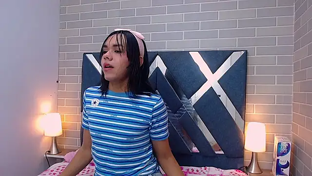 AndreaGil  online show from 12.30.24