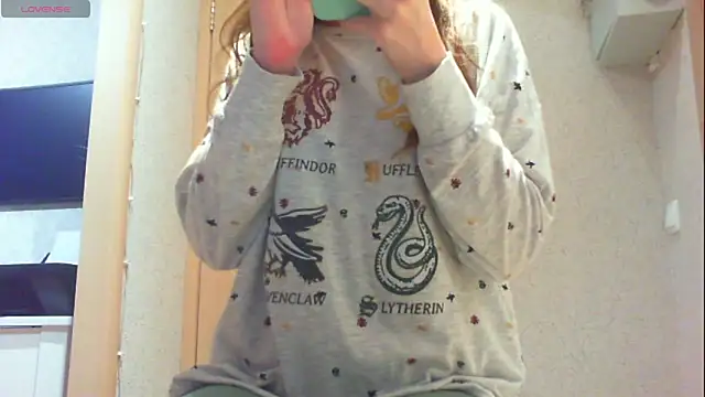 Snapshot of khu_yam chatting on 10.26.25 khu yam online show from 10.26.25