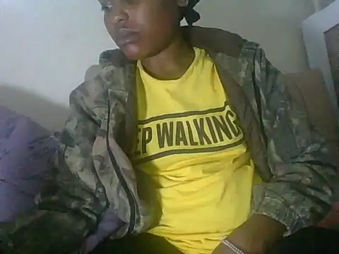 Candykitten online show from 12.21.25