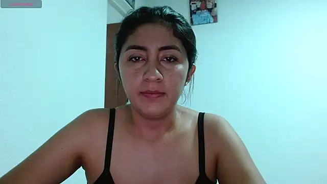 Snapshot of danna_peterson1 chatting on 04.24.26 danna peterson1 online show from 04.24.26
