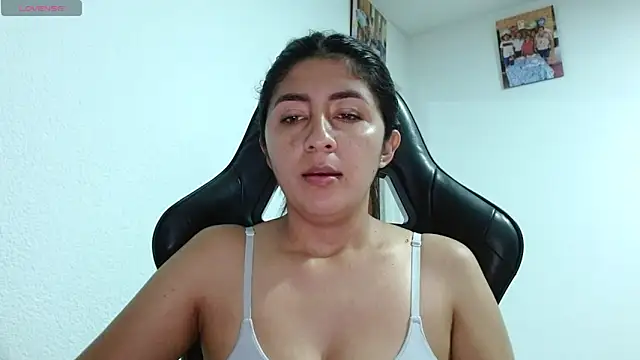 Snapshot of danna_peterson1 chatting on 04.29.26 danna peterson1 online show from 04.29.26