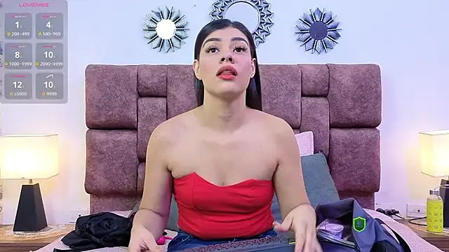 Snapshot of Maguy_Mistress chatting on 02.10.26 Maguy Mistress online show from 02.10.26