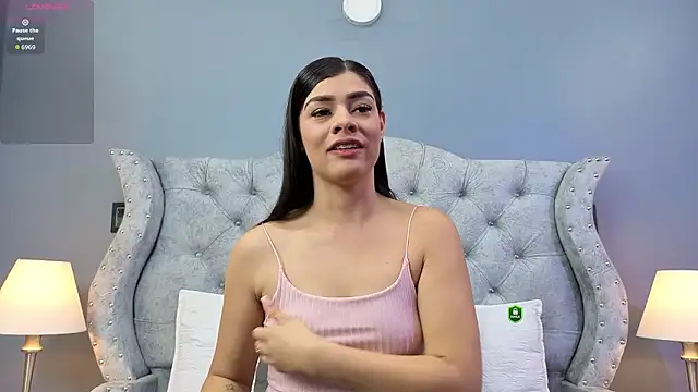 Snapshot of Maguy_Mistress chatting on 02.14.26 Maguy Mistress online show from 02.14.26