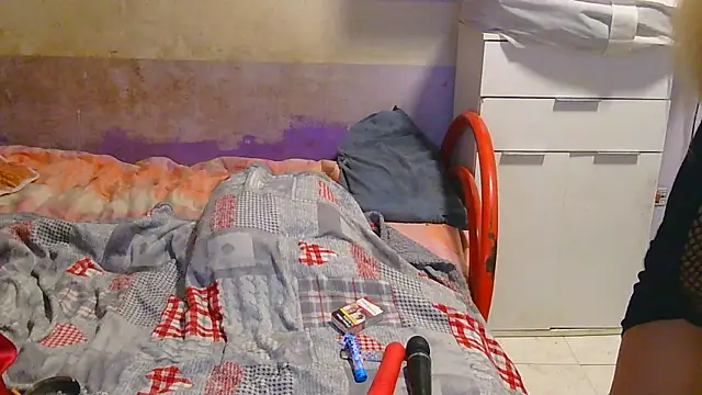 Snapshot of couplemilf2 chatting on 01.10.25 couplemilf2 online show from 01.10.25