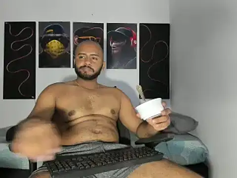 Snapshot of Hardboy_latin chatting on 02.20.25 Hardboy latin online show from 02.20.25