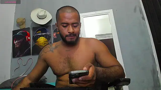 Snapshot of Hardboy_latin chatting on 09.25.25 Hardboy latin online show from 09.25.25