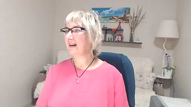 FleurMays online show from 10.11.25