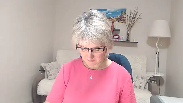 FleurMays online show from 11.03.25