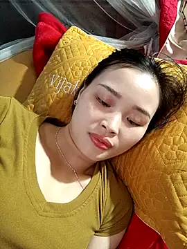 Snapshot of vatb chatting on 03.04.25 vatb online show from 03.04.25