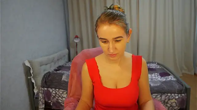 Sophiloren online show from 12.18.25