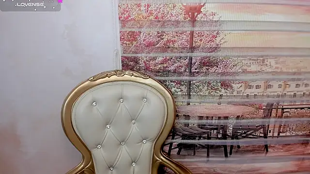 Leah Sweetie online show from 02.04.25