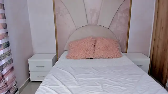 Leah Sweetie online show from 02.26.25