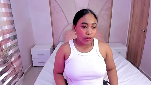 Leah Sweetie online show from 02.28.25