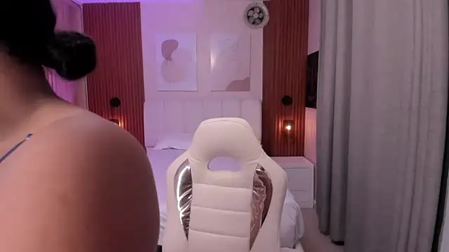 Leah Sweetie online show from 10.04.25