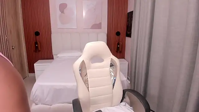 Leah Sweetie online show from 10.29.25