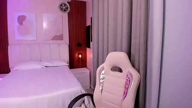 Leah Sweetie online show from 11.07.25