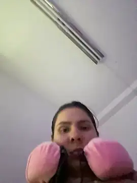 Snapshot of SofiaG_ chatting on 12.21.24 SofiaG online show from 12.21.24