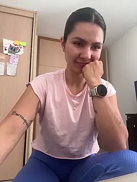 Snapshot of SofiaG_ chatting on 12.28.24 SofiaG online show from 12.28.24