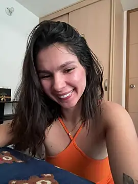Snapshot of SofiaG_ chatting on 02.11.25 SofiaG online show from 02.11.25
