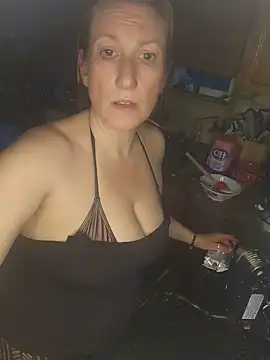 Snapshot of lilyhornyhousewife chatting on 06.27.26 lilyhornyhousewife online show from 06.27.26