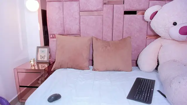 kaylin jann online show from 10.31.25