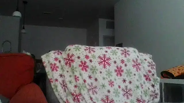 Snapshot of cinnaminnie chatting on 10.27.25 cinnaminnie online show from 10.27.25