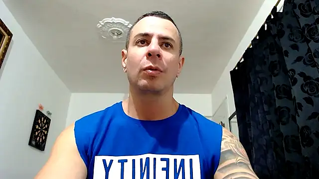 Snapshot of nicolay_74 chatting on 11.14.25 nicolay 74 online show from 11.14.25