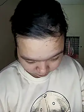 Snapshot of Thomgdee chatting on 10.13.25 Thomgdee online show from 10.13.25