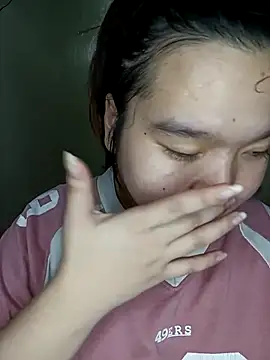 Snapshot of Thomgdee chatting on 10.15.25 Thomgdee online show from 10.15.25