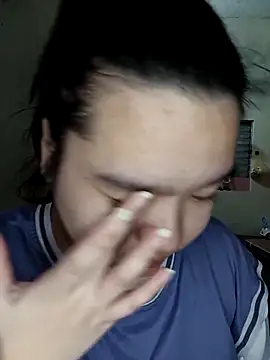 Snapshot of Thomgdee chatting on 10.28.25 Thomgdee online show from 10.28.25