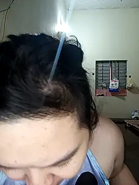 Snapshot of Thomgdee chatting on 11.14.25 Thomgdee online show from 11.14.25