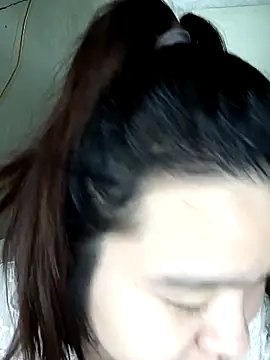 Snapshot of Thomgdee chatting on 11.15.25 Thomgdee online show from 11.15.25