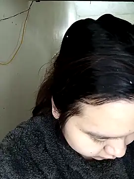 Snapshot of Thomgdee chatting on 11.28.25 Thomgdee online show from 11.28.25