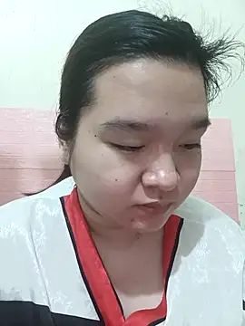 Snapshot of Thomgdee chatting on 12.04.25 Thomgdee online show from 12.04.25