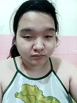 Snapshot of Thomgdee chatting on 12.14.25 Thomgdee online show from 12.14.25