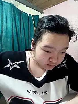 Snapshot of Thomgdee chatting on 02.14.26 Thomgdee online show from 02.14.26