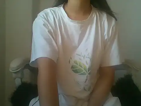 Snapshot of PARI_MAI chatting on 11.07.25 PARI MAI online show from 11.07.25