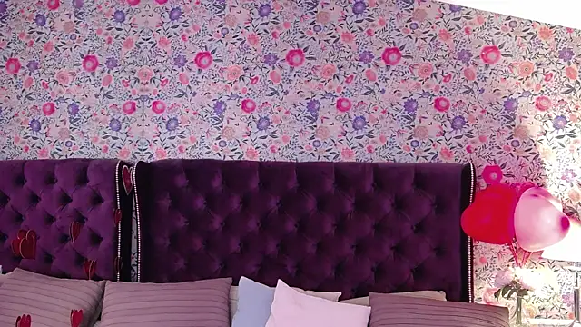 Snapshot of Evapeach_ chatting on 02.19.25 Evapeach online show from 02.19.25